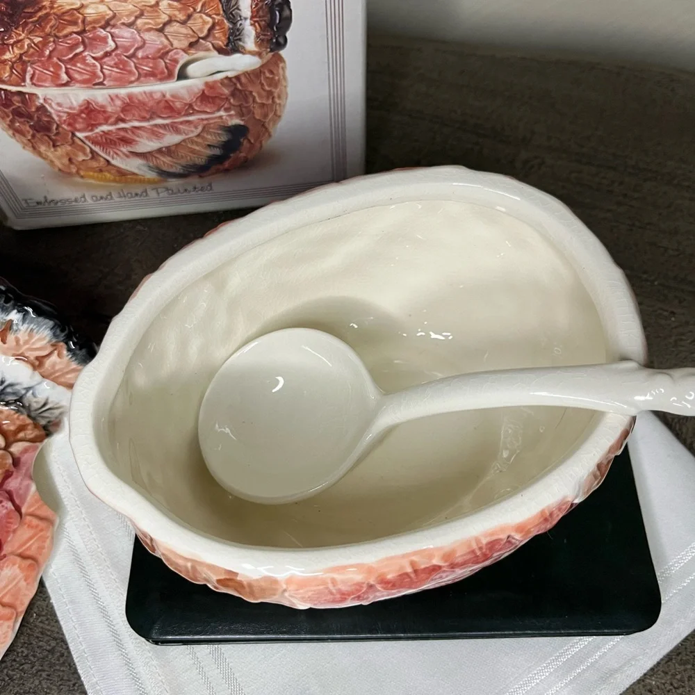 Gravy Tureen with Ladle Set‎